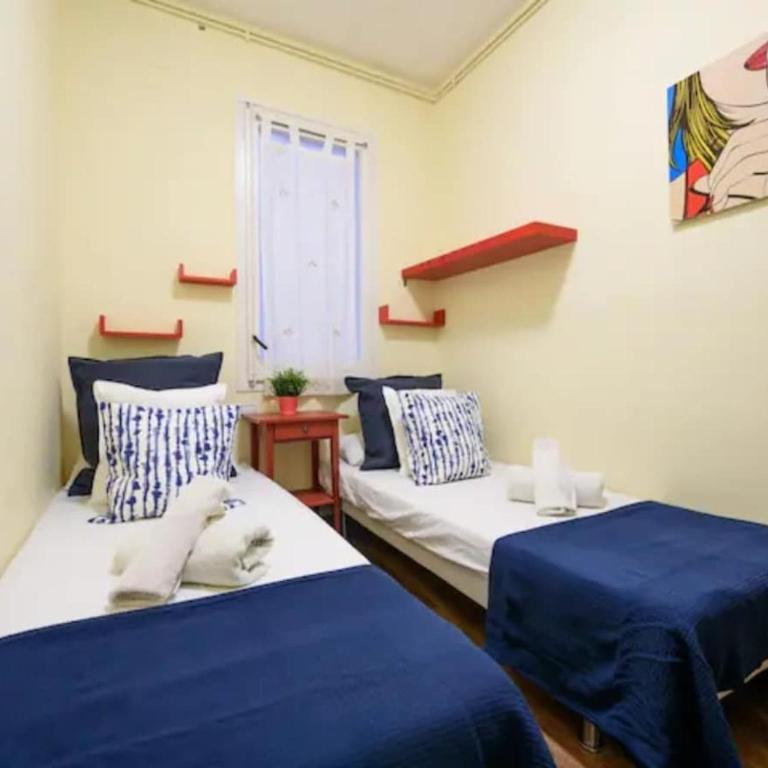 Ramblas Rentals Spacious & Design 4Br Flat With Balcony 15m Ramblas - One-Bedroom Apartment - 23
