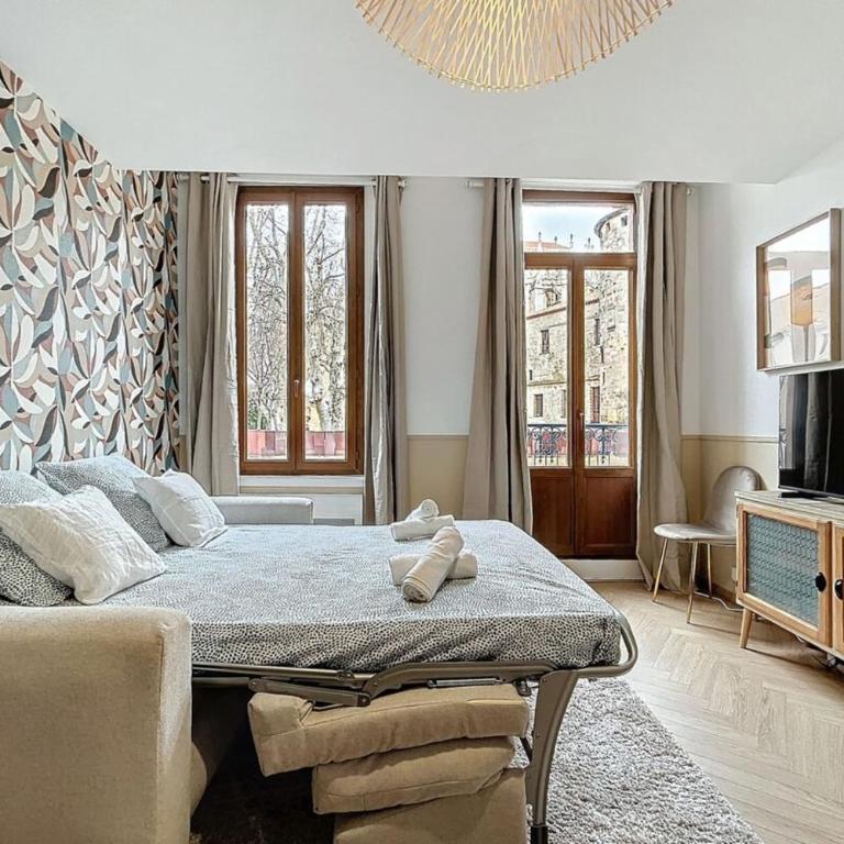 Le Saint Just - Appartement face à la Cathédrale - Deluxe One-Bedroom Apartment - 7