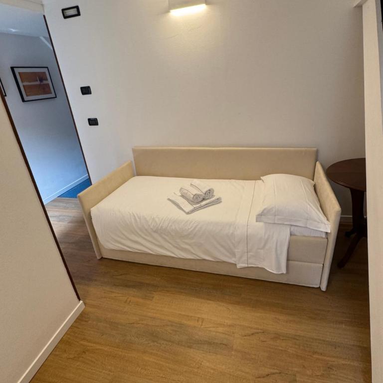 Alloggi Marinella - Camera Familiare con Bagno Privato - 8
