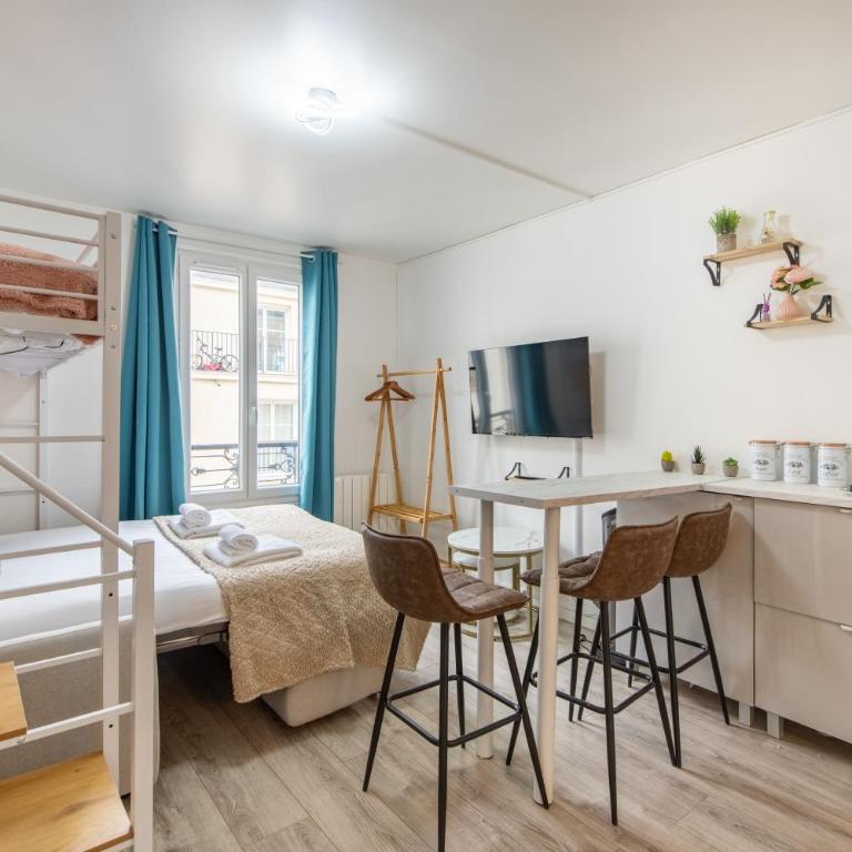 Best Deal! Modern studio in vibrant area only 5 minutes by walk to metro - central location - Studio Deluxe - 18