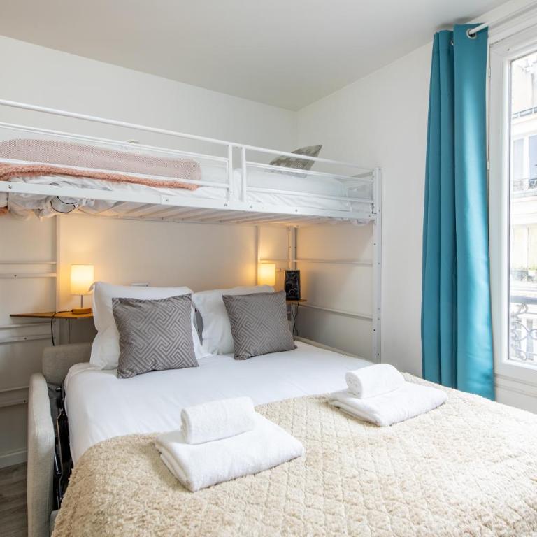 Best Deal! Modern studio in vibrant area only 5 minutes by walk to metro - central location - Studio Deluxe - 9