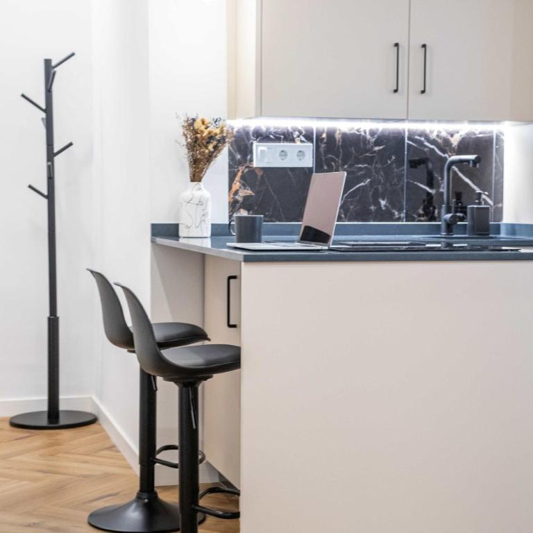 City Charm - Stylish 3BD in Malaga Centro - Apartment - 14