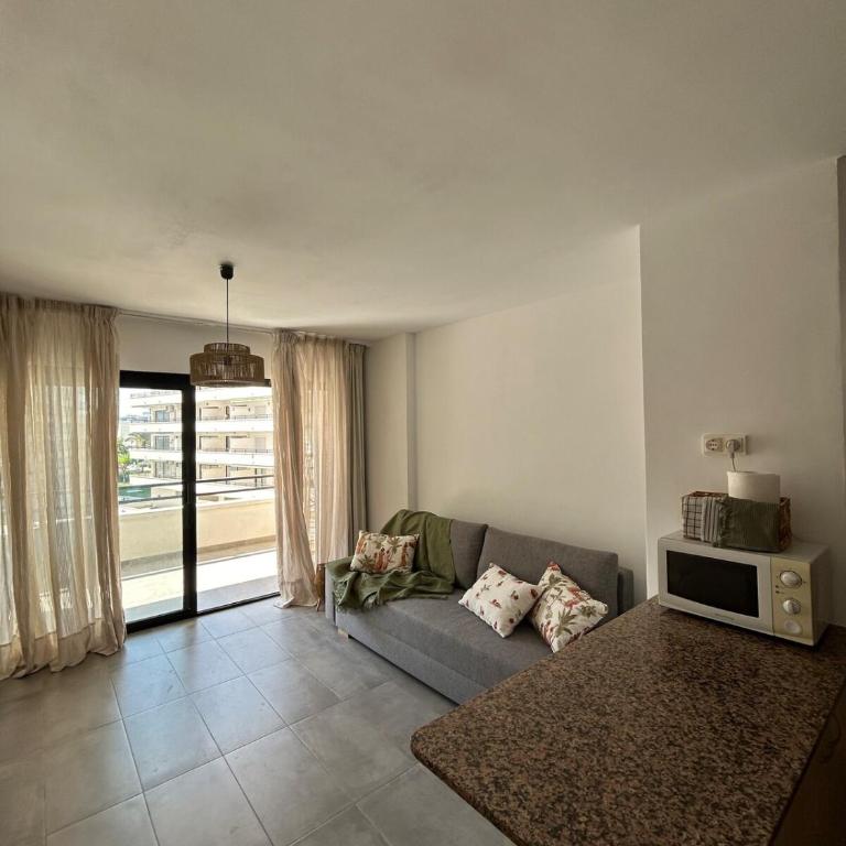 Cozy Apartment Salou - Two-Bedroom Apartment - 2