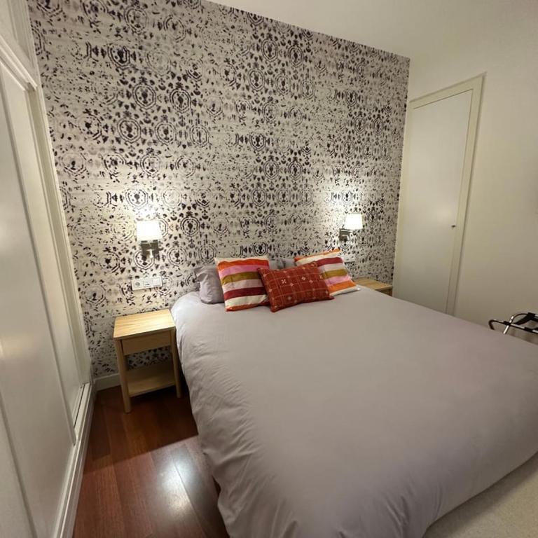 Stylish & Cozy 1BR Steps from Royal Palace | By Airnest - Appartement 1 Chambre - 21