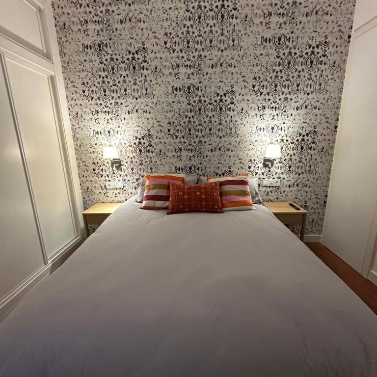 Stylish & Cozy 1BR Steps from Royal Palace | By Airnest - Appartement 1 Chambre - 19