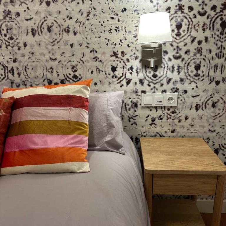 Stylish & Cozy 1BR Steps from Royal Palace | By Airnest - Appartement 1 Chambre - 23