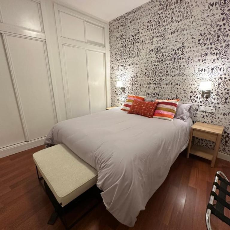 Stylish & Cozy 1BR Steps from Royal Palace | By Airnest - Appartement 1 Chambre - 20