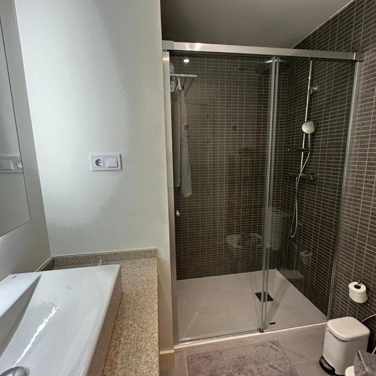 Stylish & Cozy 1BR Steps from Royal Palace | By Airnest - Appartement 1 Chambre - 28
