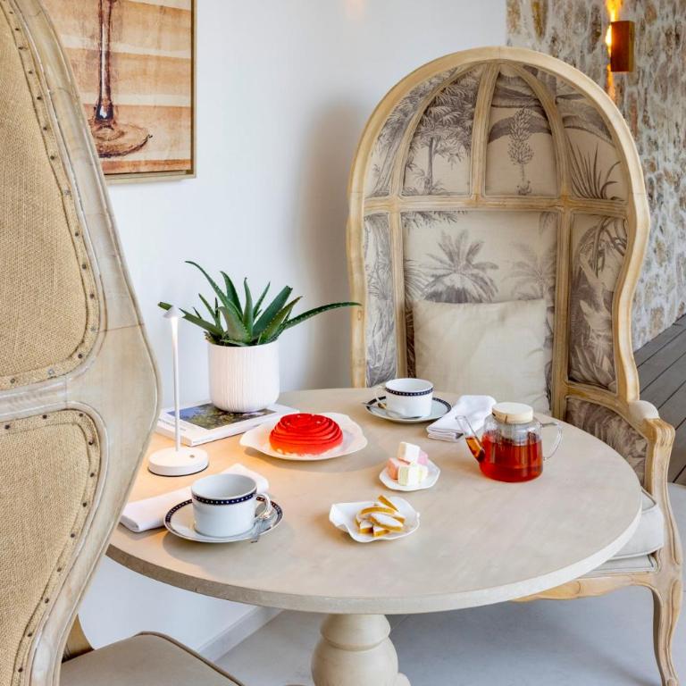 La Bastide de Damien, 5 clefs Demeure d'Exception et Table Remarquable dans le guide Teritoria, JACUZZI Privatif, Cuisine étoilée Dominique Frérard - Suite avec Jacuzzi - 10