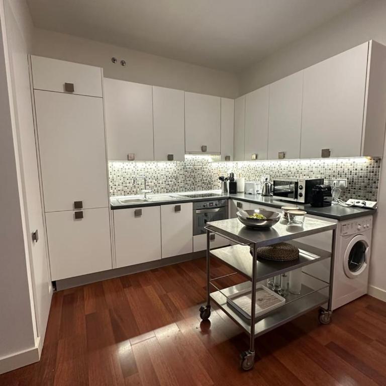 Stylish & Cozy 1BR Steps from Royal Palace | By Airnest - Appartement 1 Chambre - 6