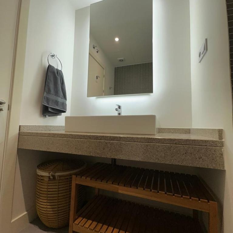 Stylish & Cozy 1BR Steps from Royal Palace | By Airnest - Appartement 1 Chambre - 27