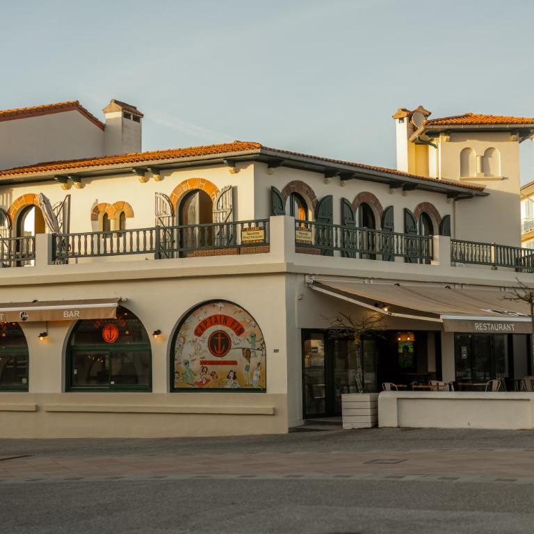 Le Coolin Loft, Vue et Acces directe à la plage, immense terrasse, place des landais Hossegor, quartier très animé, idéal pour un séjour entre amis - Apartment mit 3 Schlafzimmern - 31