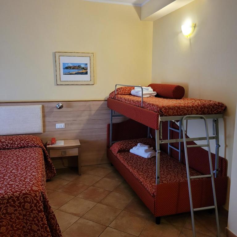 Hotel Eden Sul Lago - Camera Quadrupla con Balcone - 1