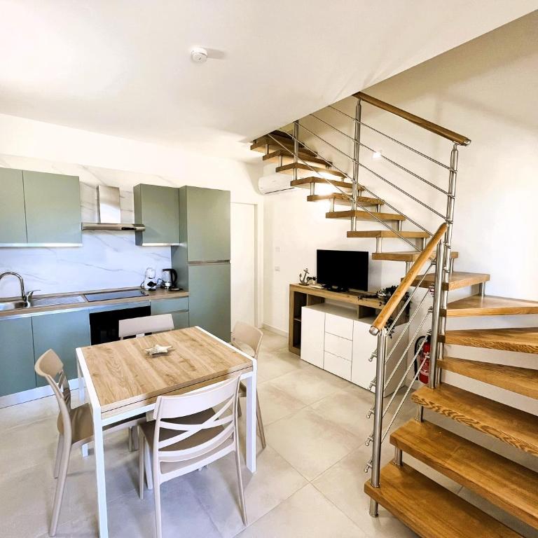 Stella Marina Apartments - Appartamento con 2 Camere da Letto, Balcone e Terrazza - 1