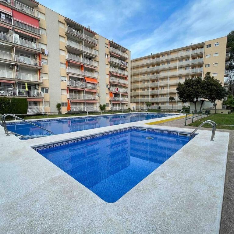 Top location with a pool and terrace! - Apartamento de 2 dormitorios - 12