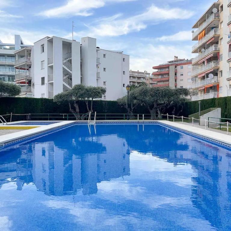 Top location with a pool and terrace! - Apartamento de 2 dormitorios - 13