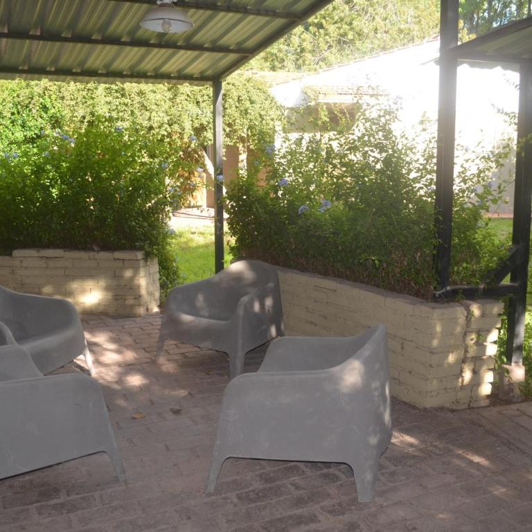 Hermosa casa en zona de bodegas de Mendoza - Chalet - 2