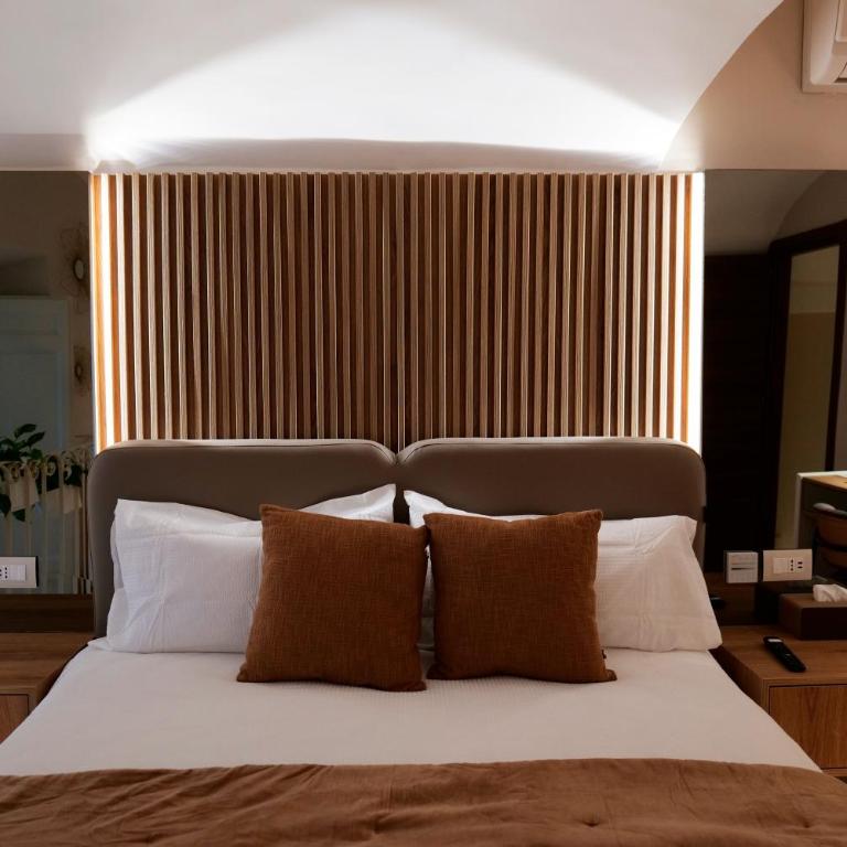 HeySuite Classic - Luxury House - Navona - Camera Queen Deluxe - 4