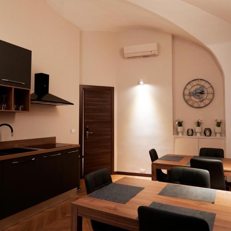 HeySuite Classic - Luxury House - Navona - Camera Queen - 8