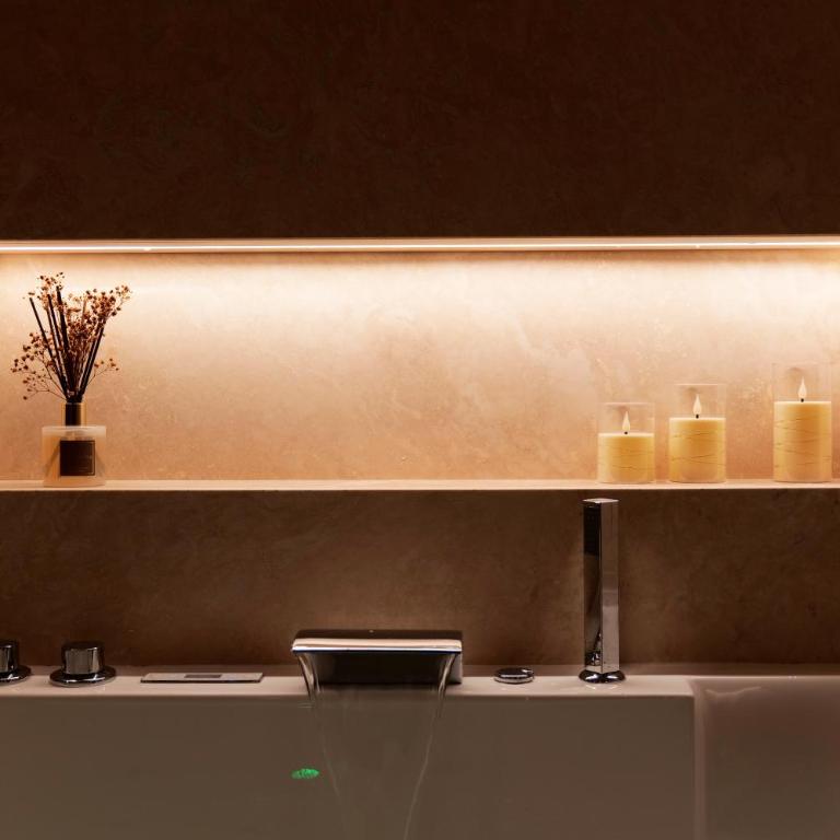 HeySuite Classic - Luxury House - Navona - Camera Queen - 2