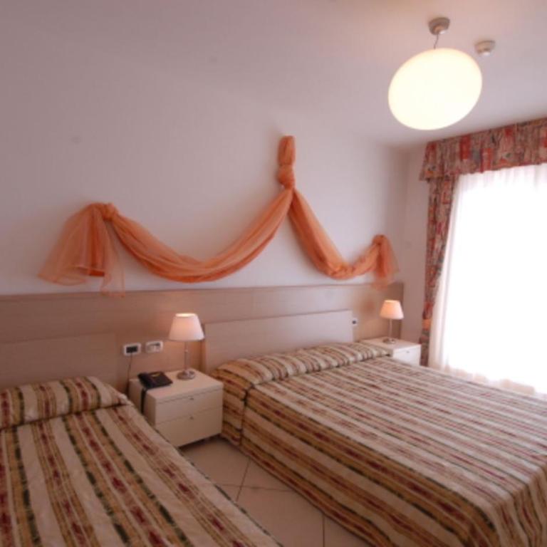 Seaside escape apartment with pool view - Apartment - 5