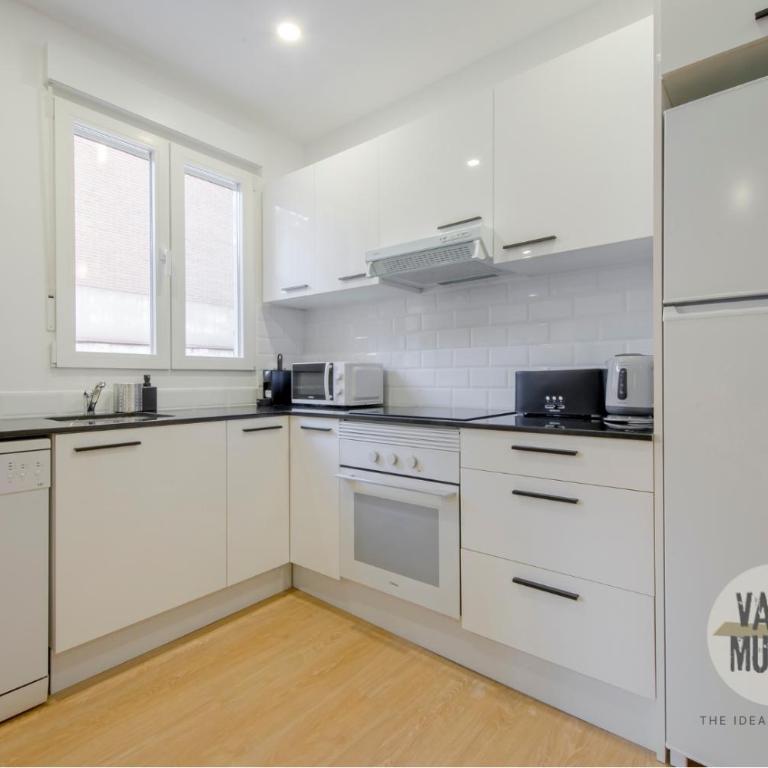 Escapada con parking para 3, vive la Latina - Apartment - 13