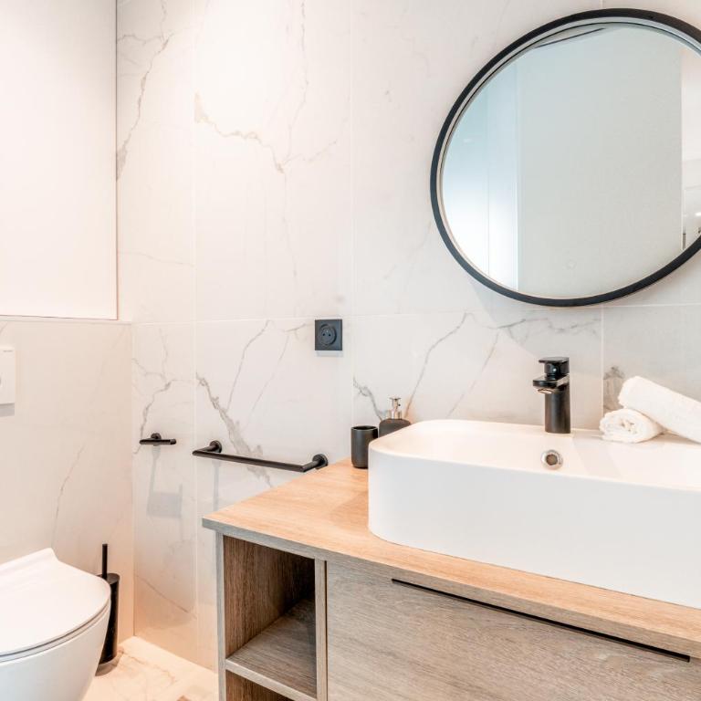 Elegant Luxury Studio Paris 1st - One-Bedroom Apartment - 15