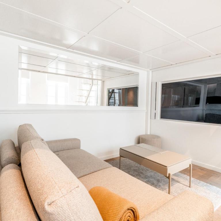 Elegant Luxury Studio Paris 1st - One-Bedroom Apartment - 8