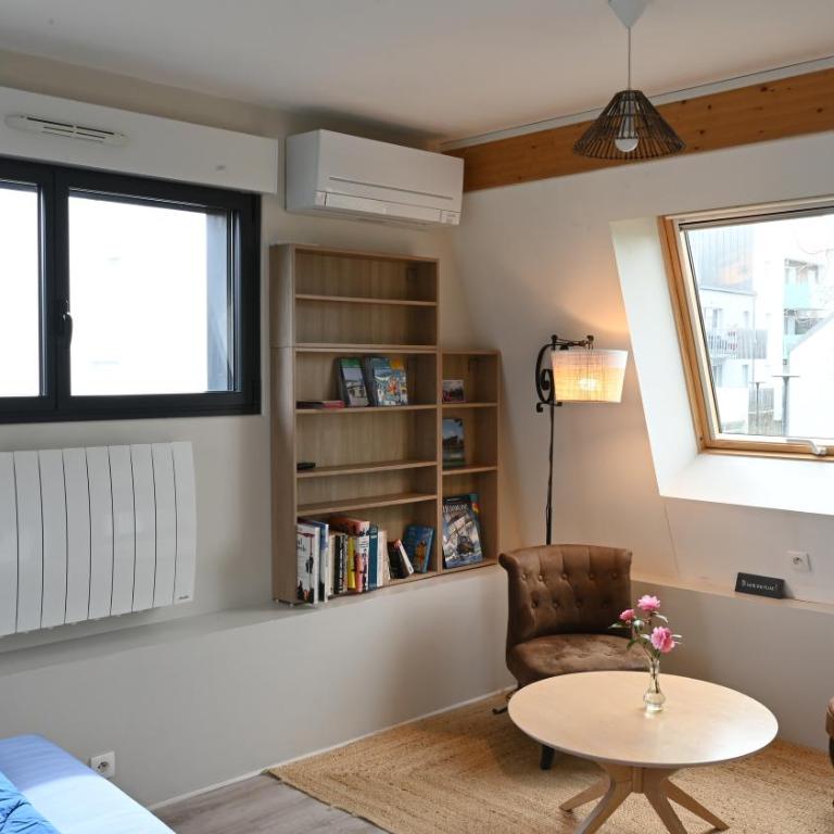 La Petite Charnasserie - Chambre Double ou Lits Jumeaux - Vue sur Jardin - 7