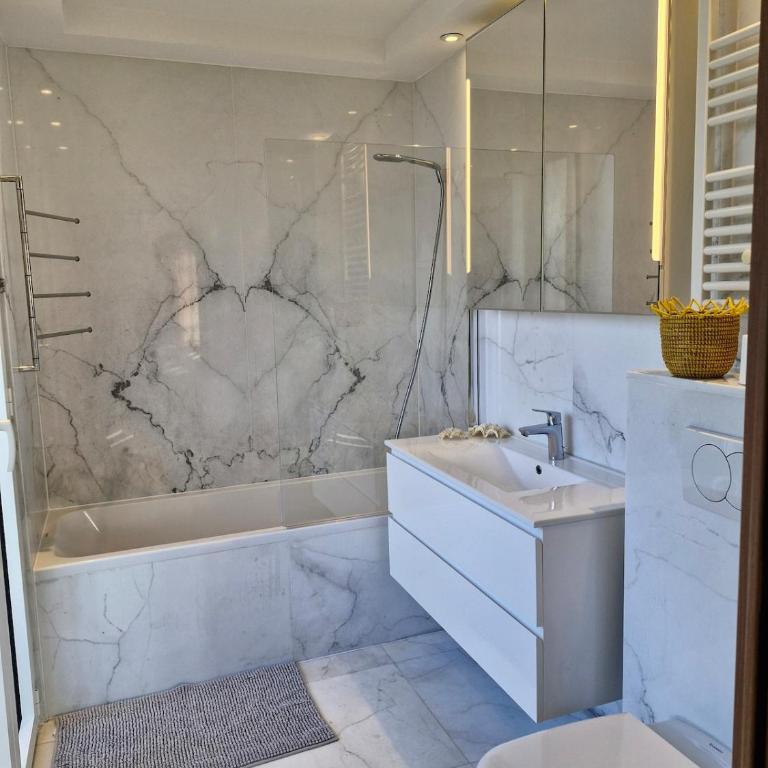Grand 3 chambres quartier Pinède Juan - Appartement 3 Chambres - 20