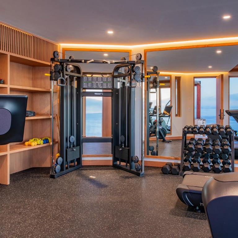 NEW Stunning Villa, full staff, gym and has its own Private Swimmable Beach - Villa - Beach Front - 10