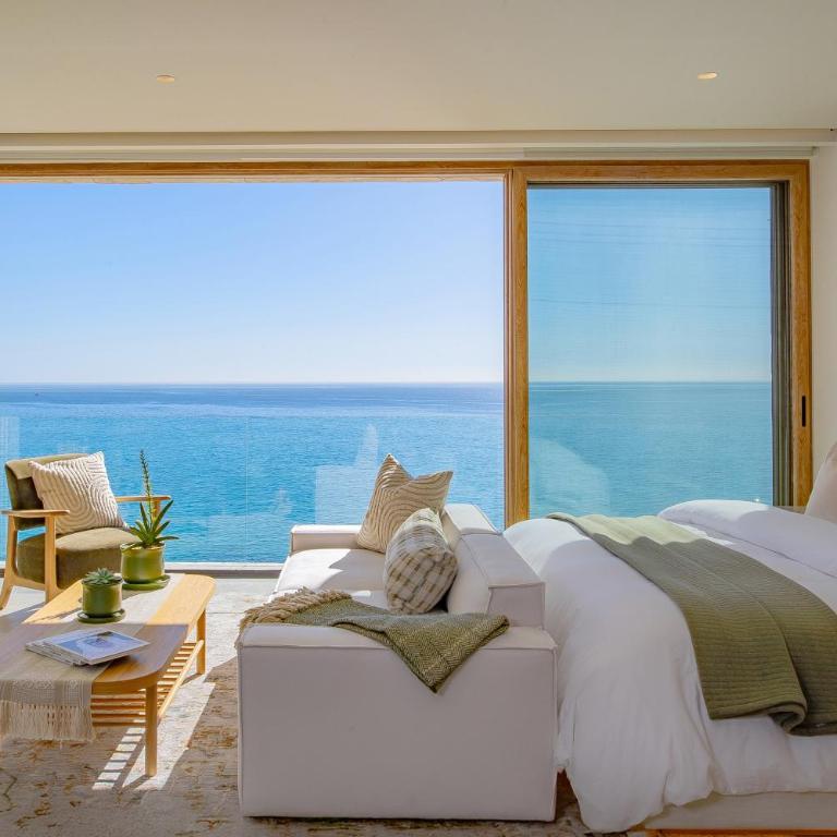 NEW Stunning Villa, full staff, gym and has its own Private Swimmable Beach - Villa - Beach Front - 16