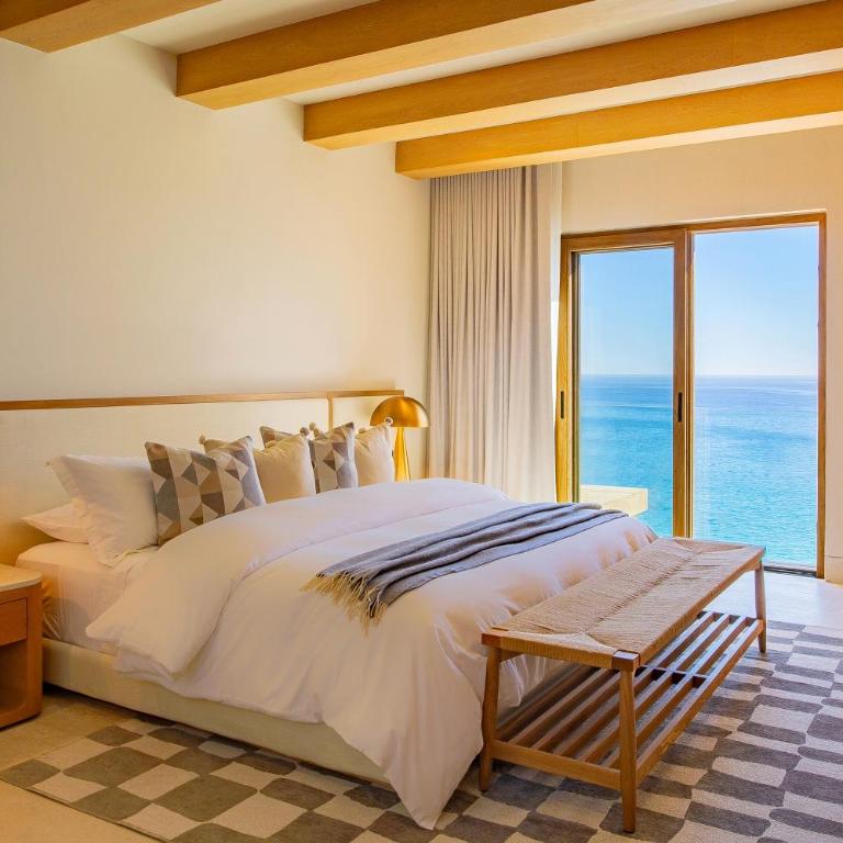 NEW Stunning Villa, full staff, gym and has its own Private Swimmable Beach - Villa - Beach Front - 39