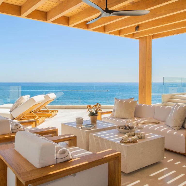 NEW Stunning Villa, full staff, gym and has its own Private Swimmable Beach - Villa - Beach Front - 51