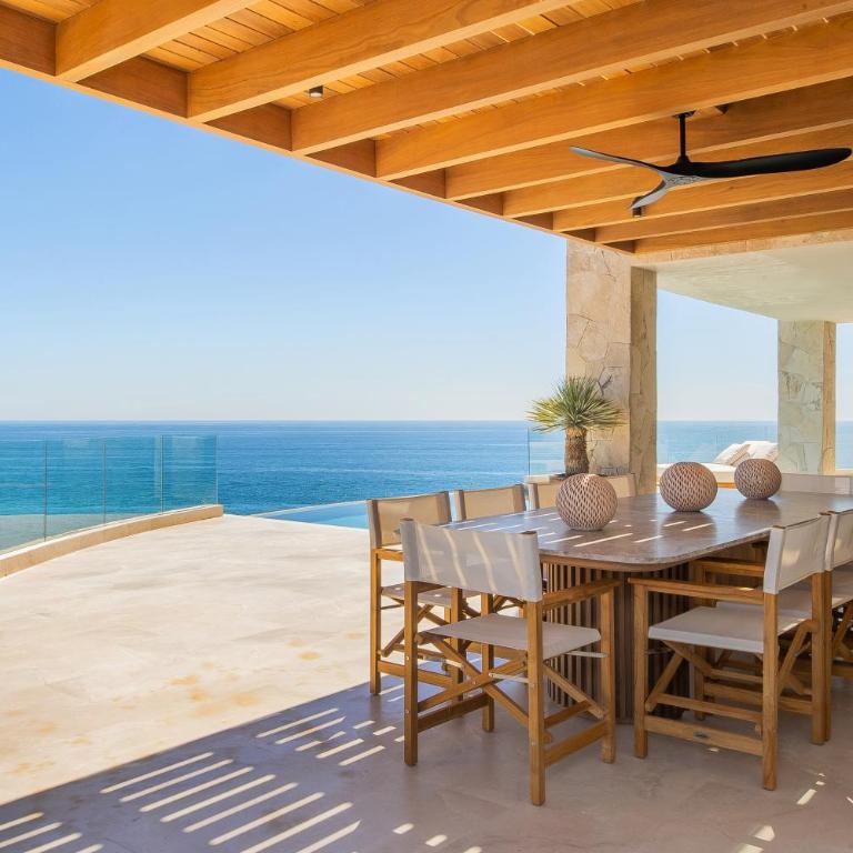 NEW Stunning Villa, full staff, gym and has its own Private Swimmable Beach - Villa - Beach Front - 52