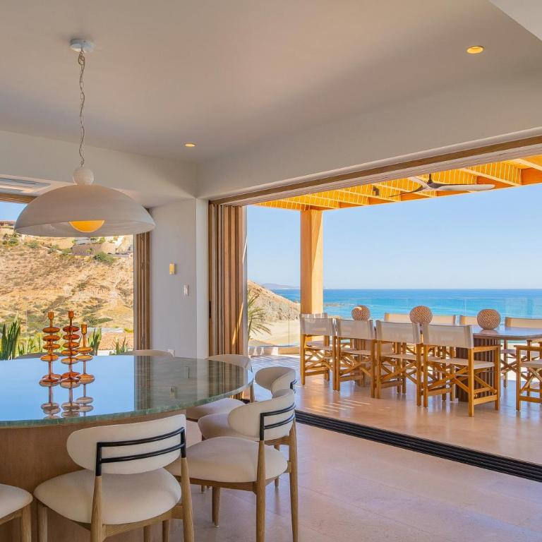 NEW Stunning Villa, full staff, gym and has its own Private Swimmable Beach - Villa - Beach Front - 54