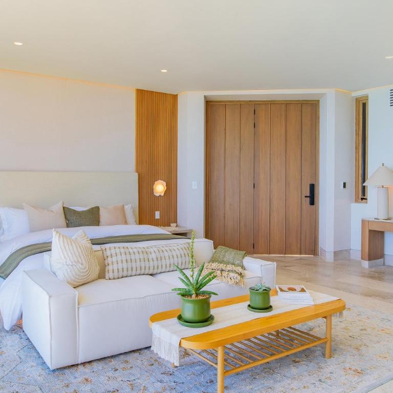 NEW Stunning Villa, full staff, gym and has its own Private Swimmable Beach - Villa - Beach Front - 67