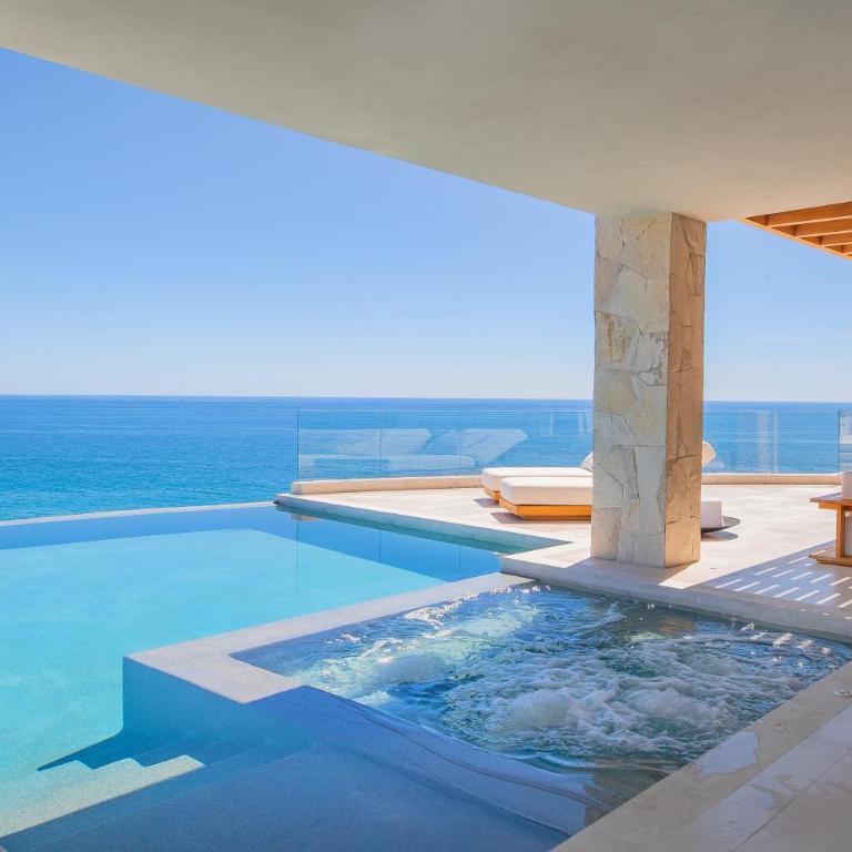 NEW Stunning Villa, full staff, gym and has its own Private Swimmable Beach - Villa - Beach Front - 81