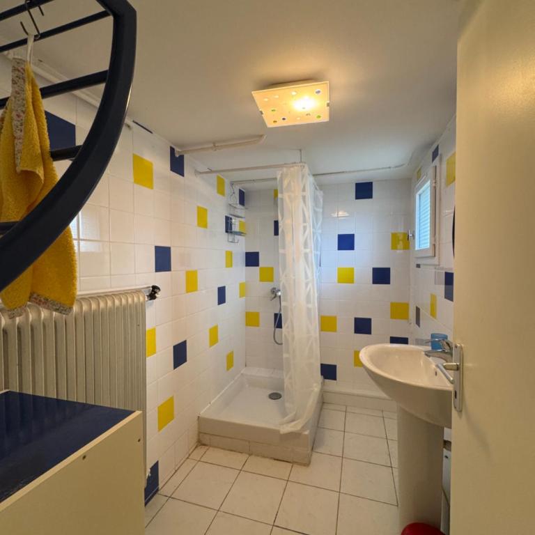 Spacieuse maison de 190 m2, jardin, la plage à 15min à pied - 6 personnes - Villa 3 Chambres - 23