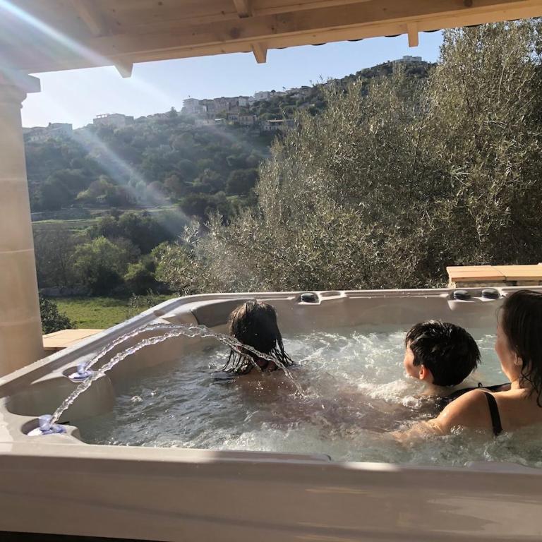 Villamodica a family villa 20 min from the beach - Villa con Piscina Privata - 15