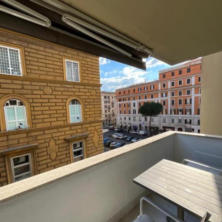 Monolocale San Giovanni con Balcone a 50 m dalla metro - Appartamento con 1 Camera da Letto - 15