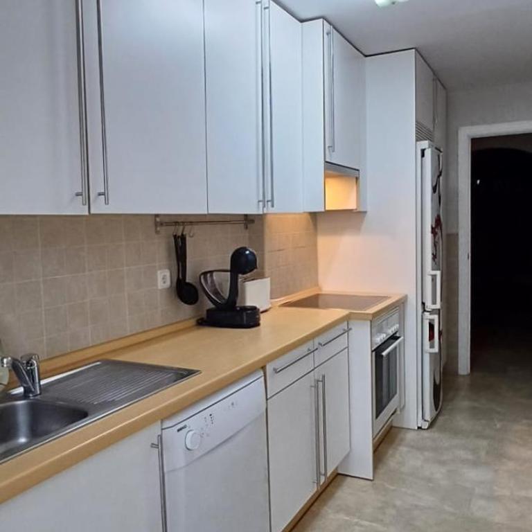 Apartamento de tres dormitorios muy espacioso con jardines y piscinas - Apartamento de 3 dormitorios con vistas - 10
