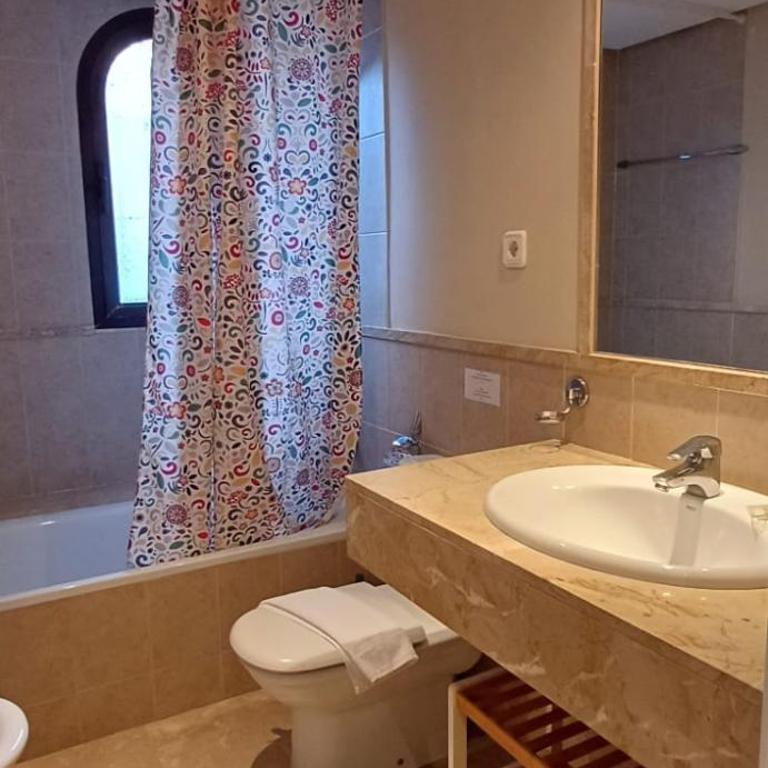 Apartamento de tres dormitorios muy espacioso con jardines y piscinas - Apartamento de 3 dormitorios con vistas - 13