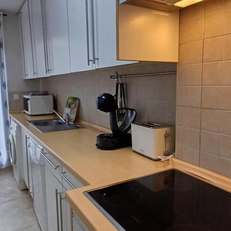 Apartamento de tres dormitorios muy espacioso con jardines y piscinas - Apartamento de 3 dormitorios con vistas - 12