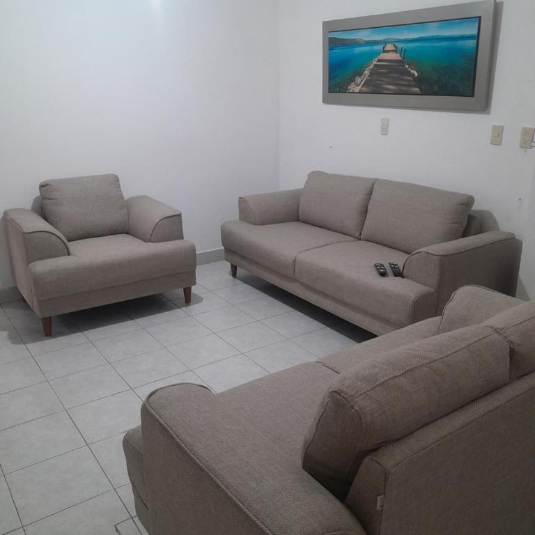 Casa muy cerca de plaza central - Four-Bedroom House - 1