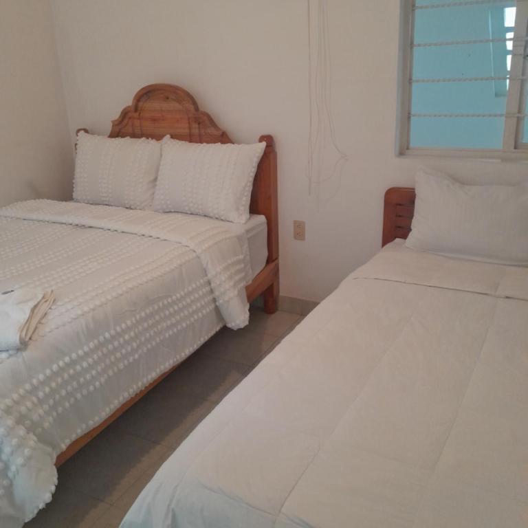 Casa muy cerca de plaza central - Four-Bedroom House - 2