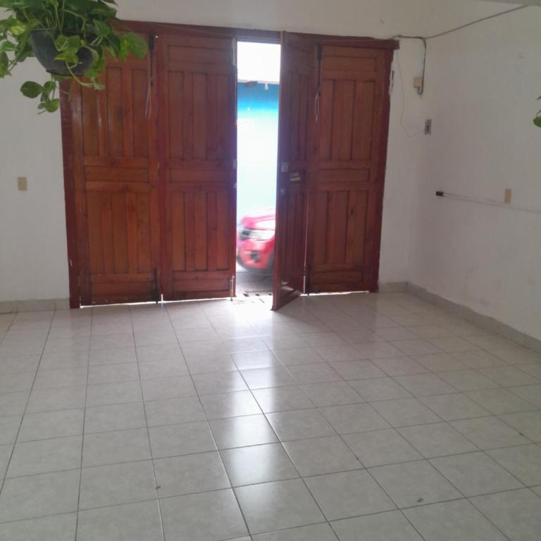 Casa muy cerca de plaza central - Four-Bedroom House - 6