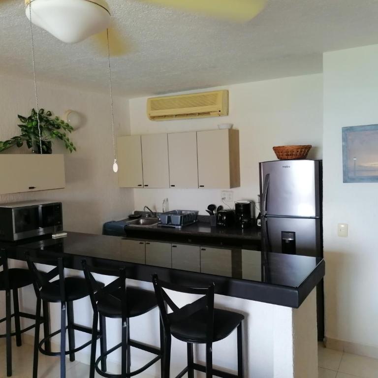 Beautiful condo a few steps to sea - One-Bedroom Apartment with Sea View and Terrace - 2