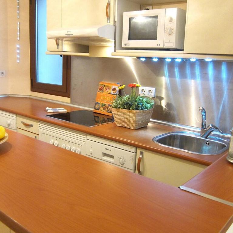 Tranquilo, céntrico y luminoso - Two-Bedroom Apartment - 10