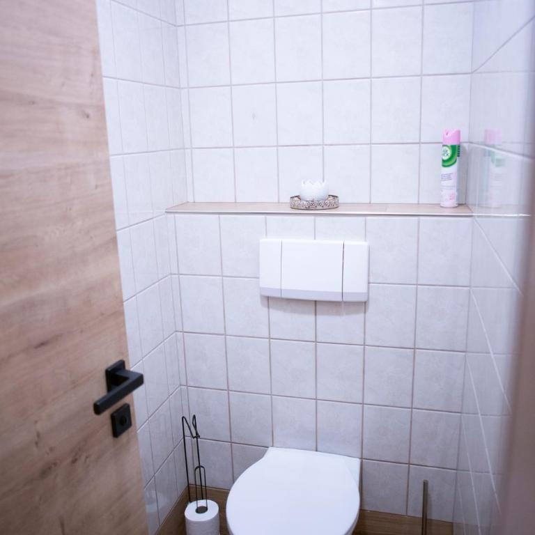 Appartement-Gästehaus Ursula - Apartment mit 2 Schlafzimmern und Balkon - 11